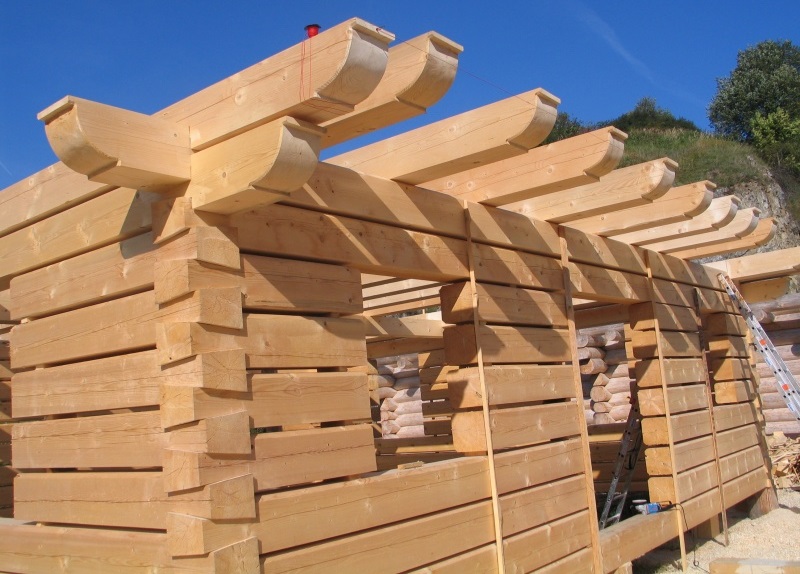 maison bois massif en construction